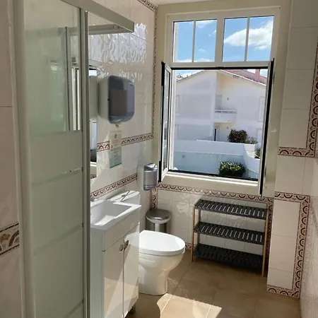 Impact House Hostel Estoril