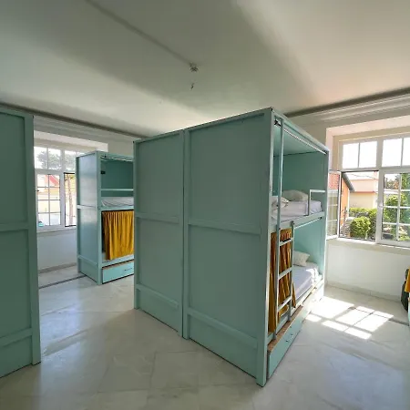Hostel Impact House Estoril