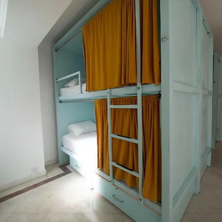 Impact House * 埃斯托利尔