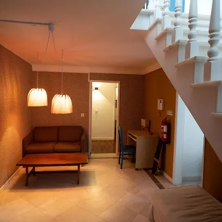 Impact House * 埃斯托利尔