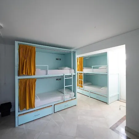 旅馆 Impact House *