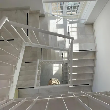 Impact House 埃斯托利尔