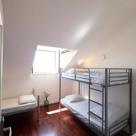 Impact House * 埃斯托利尔