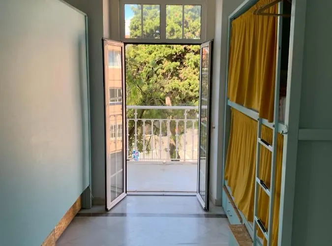 Hostel Impact House